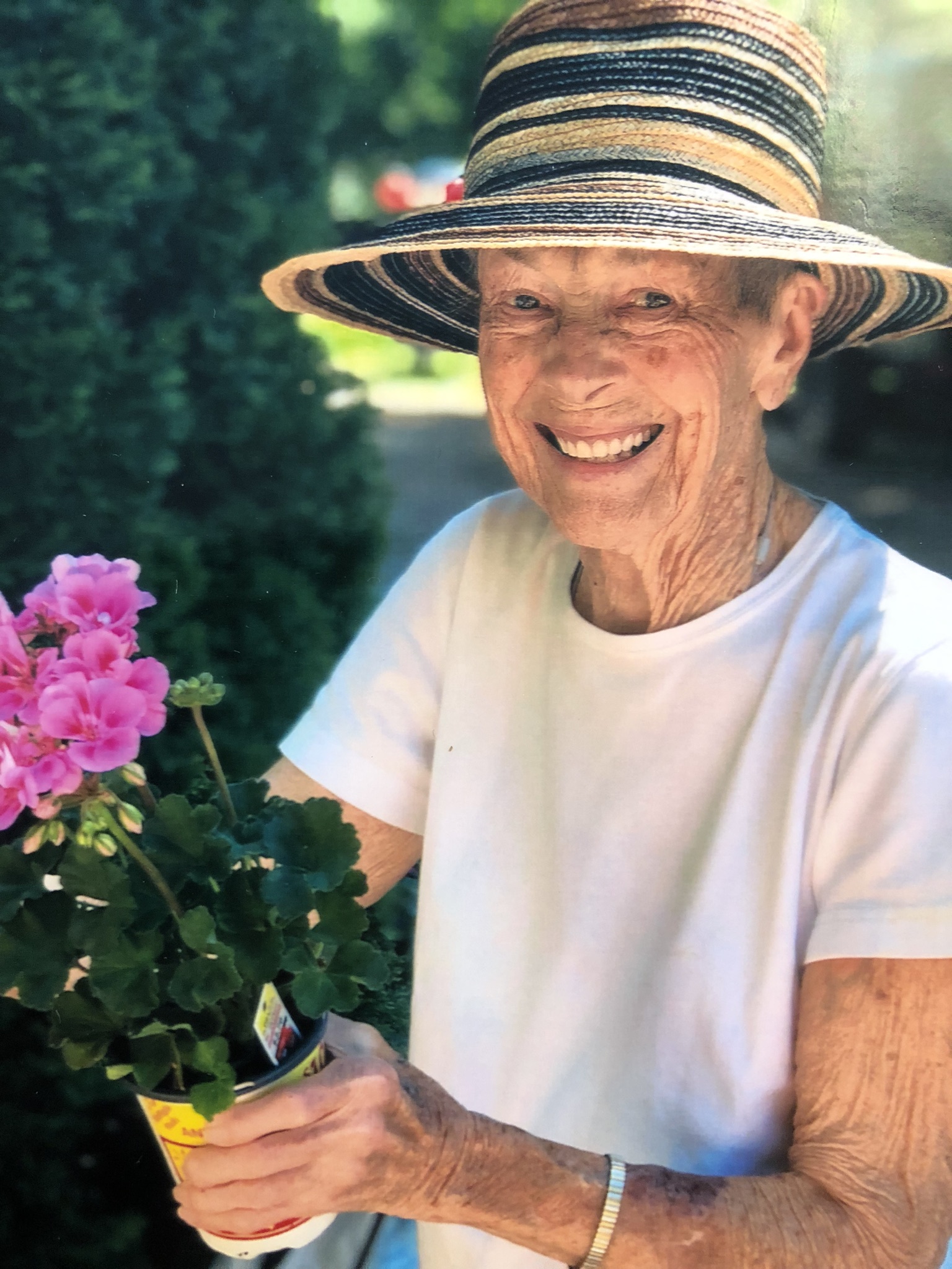  Rod Abrams Funeral Home Ltd.